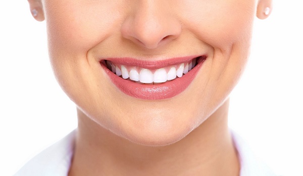 تاثیر کاشت دندان در افزایش اعتماد به نفس