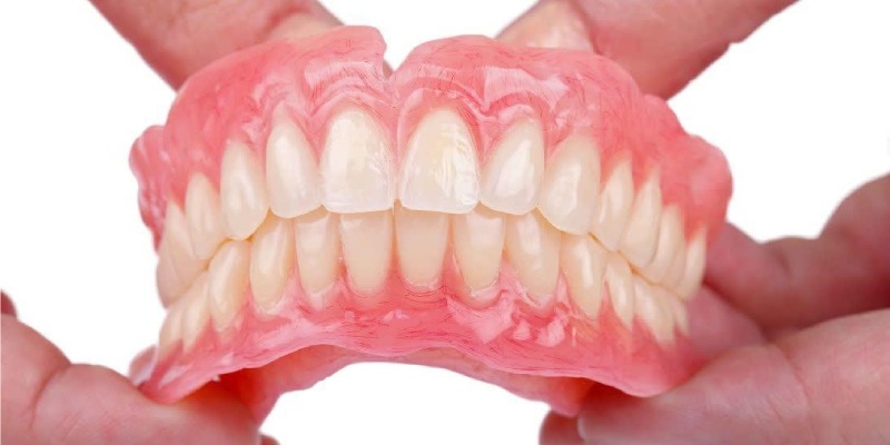 بررسی عوارض پروتز دندان